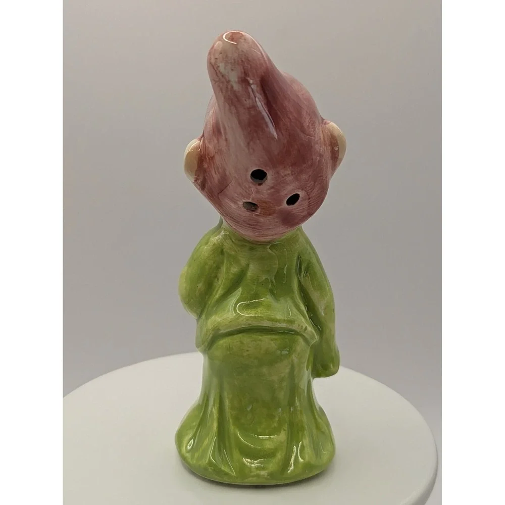 Disney Snow White And Dopey Salt And Pepper Shakers Kneeling